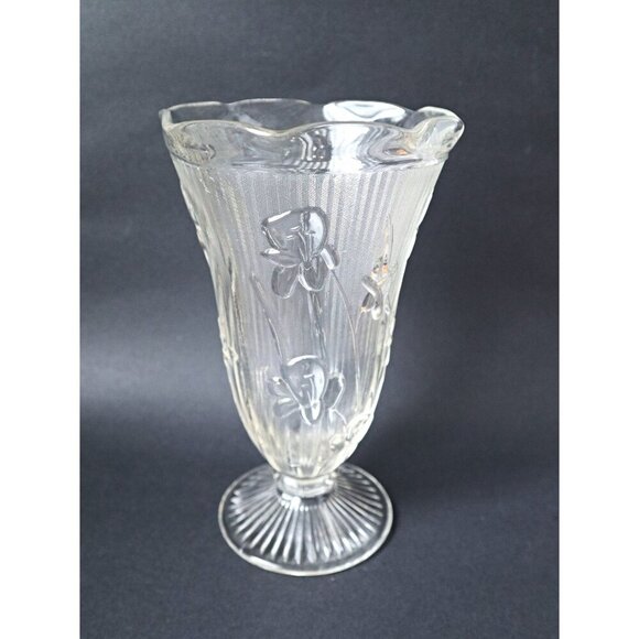 Depression Glass Iris And Herringbone Vase Jeanette 1930s - Picture 1 of 4